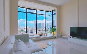 Skypool With Seaview 8Pax Beacon Executive Suites - Georgetown City Centre - 3Km To Komtar